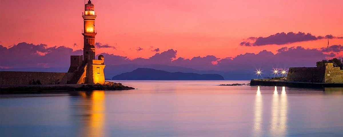 chania harbor lighthouse